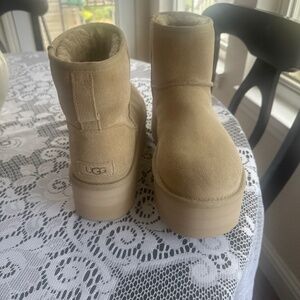 Ugg platform minis